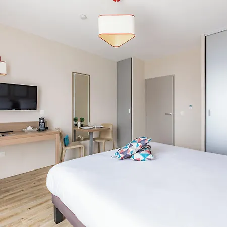 Appart'city Confort Апарт-отель Шербур-ан-Котантен