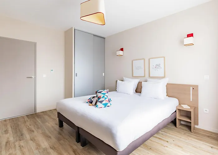 Appart'city Confort 3* שרבורג